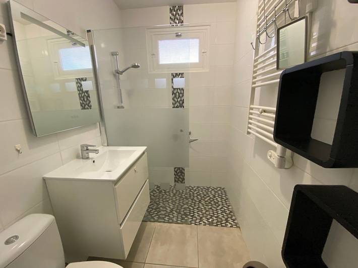 Apartamento entero, Encantador T2 en Balaruc-les-Bains, cerca de termas, WiFi, se admiten mascotas, aire acondicionado in Balaruc-les-Bains, Costa mediterránea (Francia)