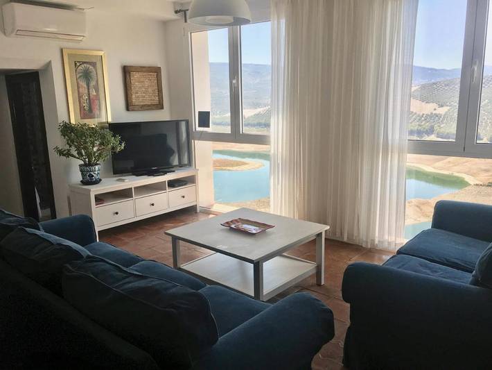 Apartamento para 5 personas, con Balcón y Terraza además de Vistas al lago y Vistas en Iznájar