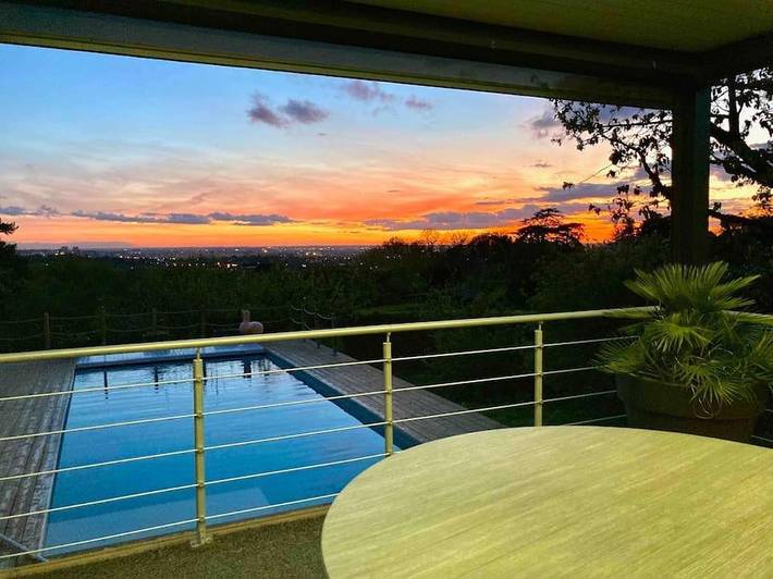 Location de vacances pour 10 personnes, avec piscine et terrasse ainsi que vue et jardin, animaux acceptés à Montrabé - 3