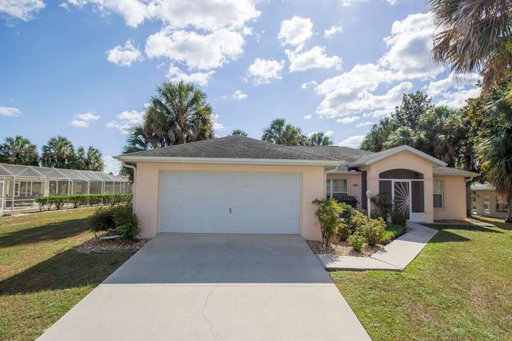 Vacation rental for 6 people, with pool and yard, kid friendly in Citrus County