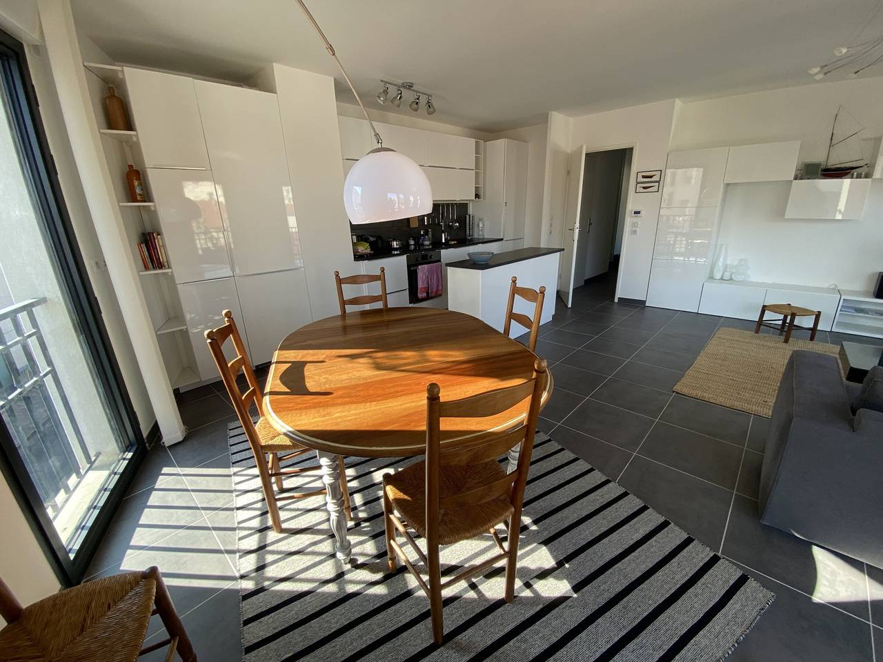 Appartement entier, Bel appartement en centre-ville d'Arcachon, résidence récente, proche plages, pour 4 personnes in Arcachon, Région d'Arcachon