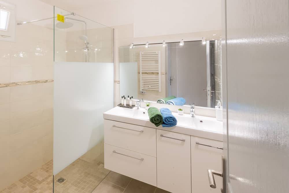 Lovely, quiet house in the countryside close to many beaches in Serra di Ferro, Ajaccio e dintorni