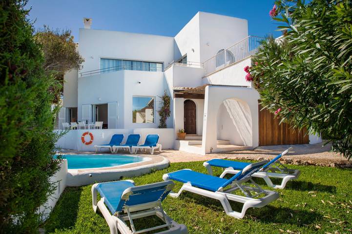 Villa für 8 Personen, mit Meerblick und Balkon sowie Garten und Pool in Cala d'Or