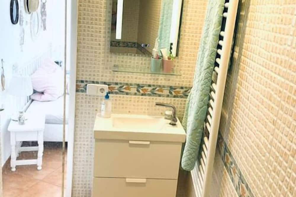 Entire apartment, Vacation apartment Mallorca with pool and tennis, sea view, in Betlem, Artà