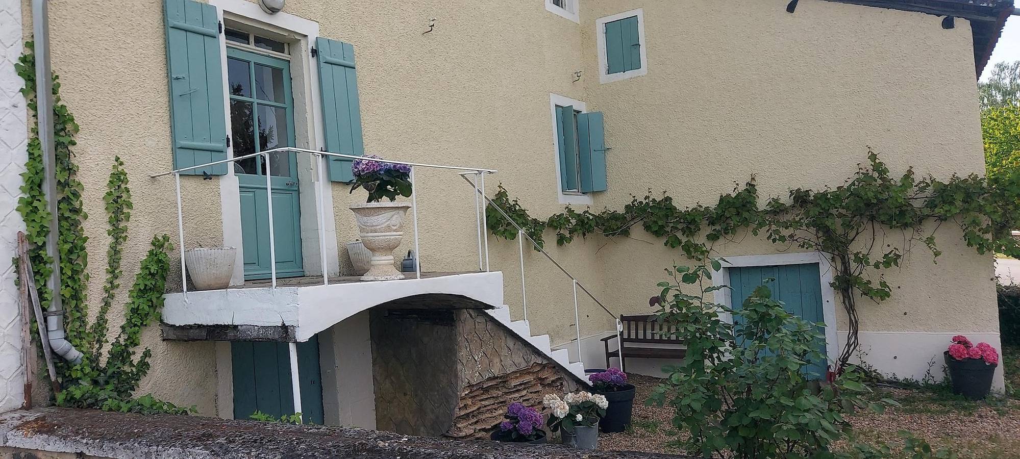 Ferienhaus für 8 Personen mit Terrasse in Verneuil, Regionaler Naturpark Périgord-Limousin