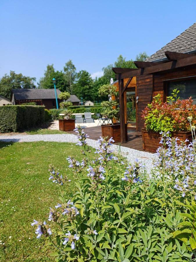 Vakantiehuis voor 4 personen, with zwembad and whirlpool as well as tuin in de Ardennen