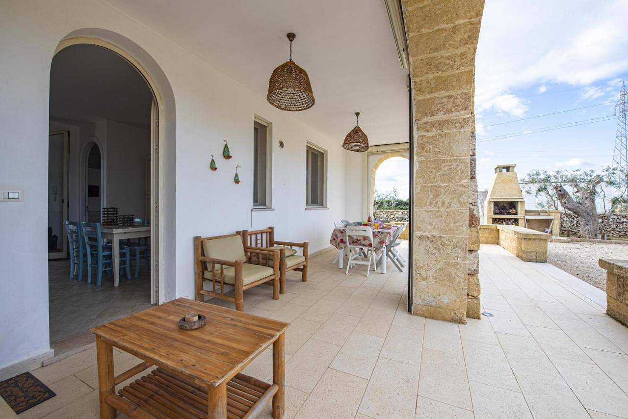 Villa Elisabetta con idromassaggio e area piscina in Alezio, Golfo di Taranto
