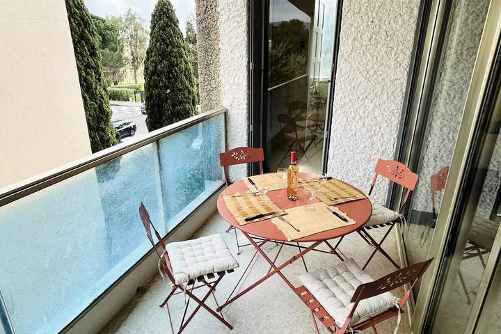 Gîte pour 3 personnes, avec balcon dans Plage La Favière - 2