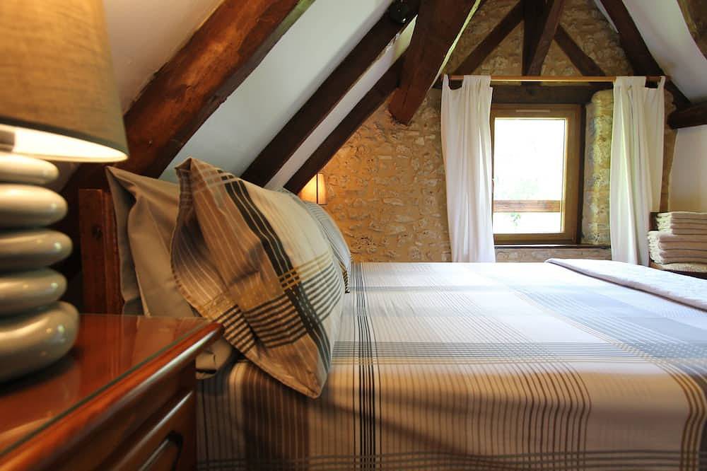 Charming Individual cottage\" La Petite Grange\" for maximum 4 people in Puybrun, Lot