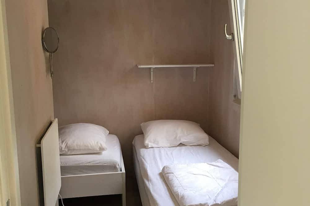 Chalet de luxe confortable avec climatisation sur parc de vacances en Z-France, Parc le Duc in Vacquières, Côte méditerranéenne (France)