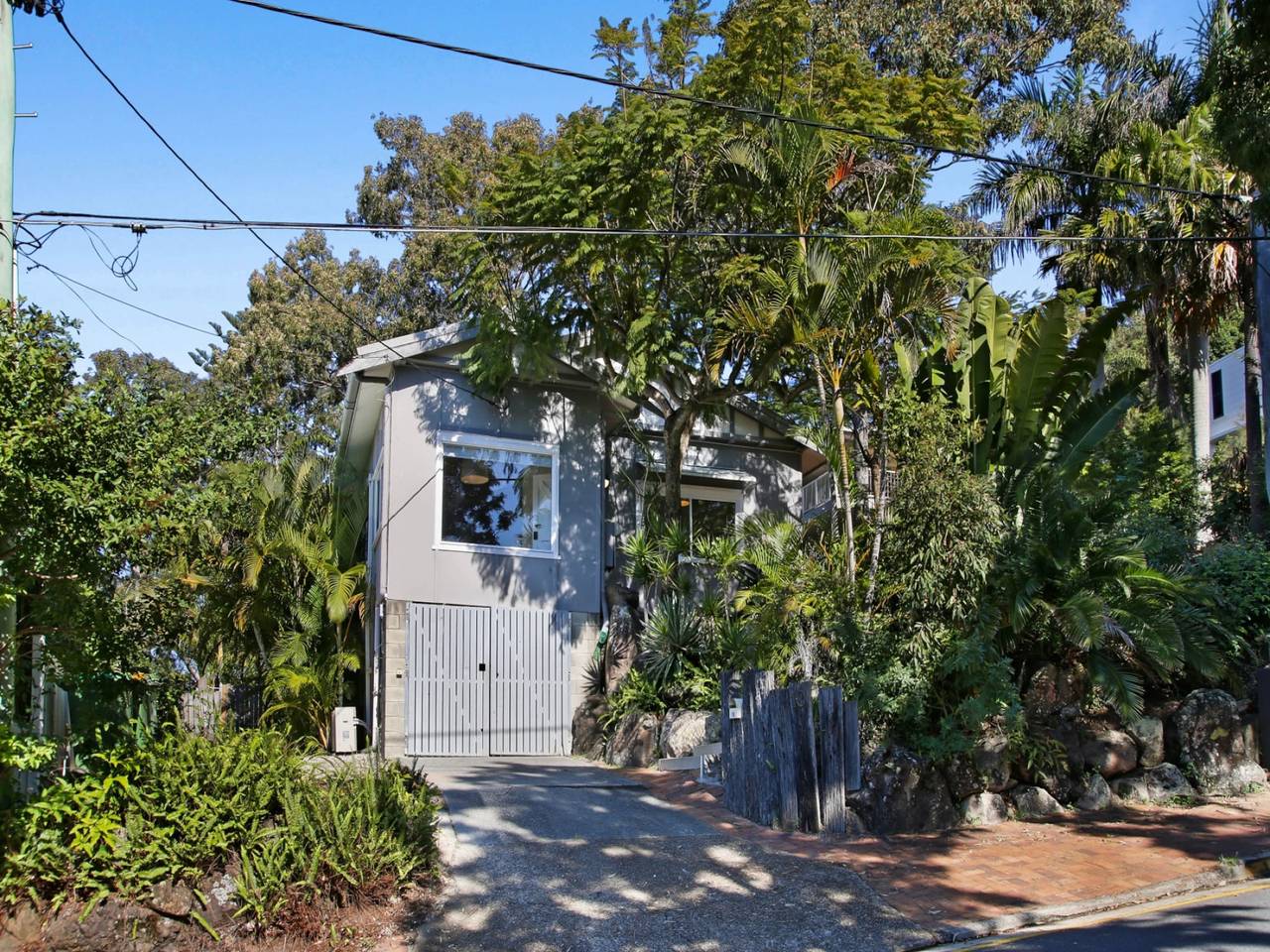 Apartamento entero, Casa de playa de 2 dormitorios en Burleigh Heads, rodeada de naturaleza in Burleigh Heads, Gold Coast City