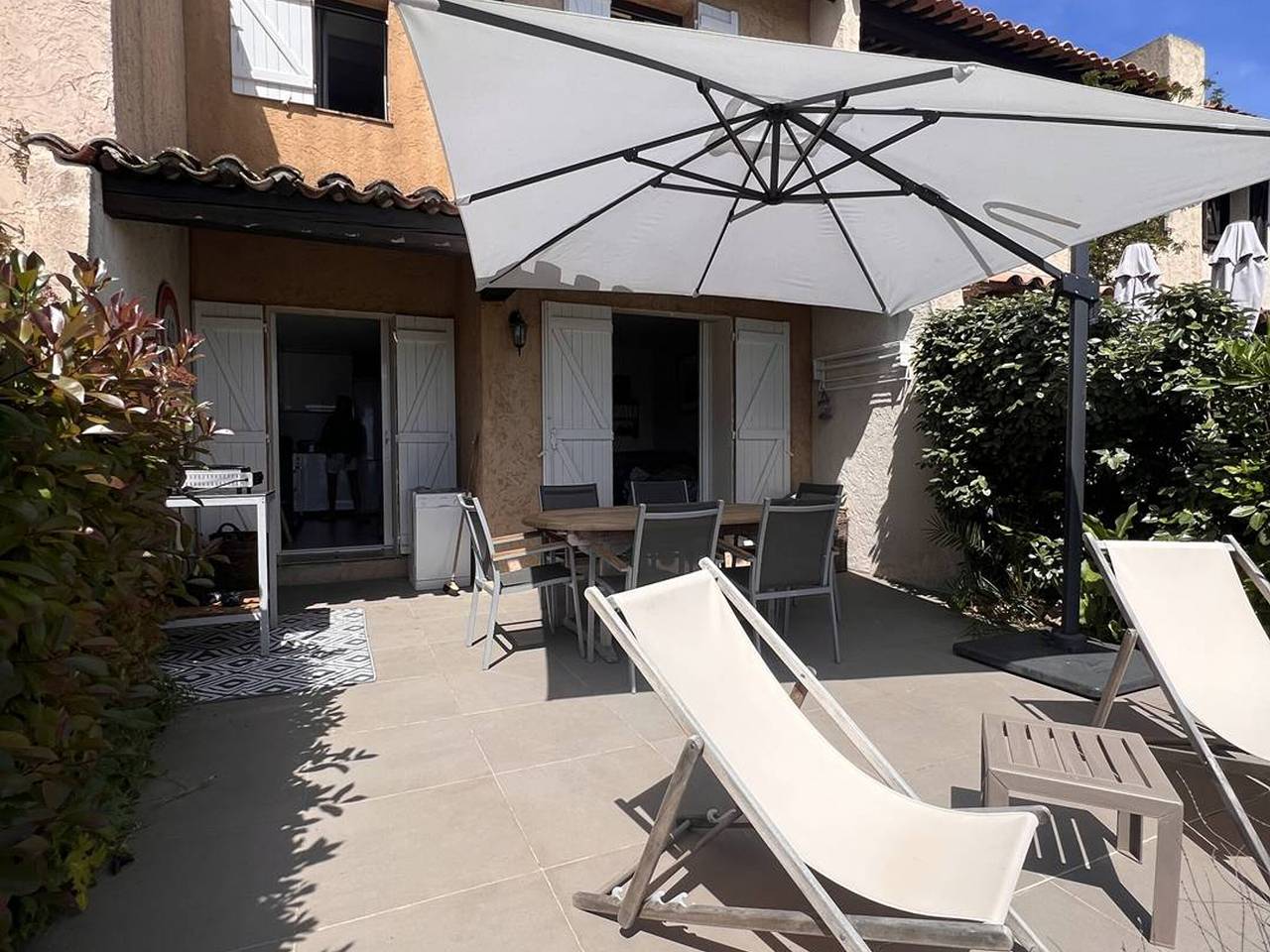 Mas 2 chambres avec piscine, tennis, parking et wifi in La Croix-Valmer, Région de Draguignan