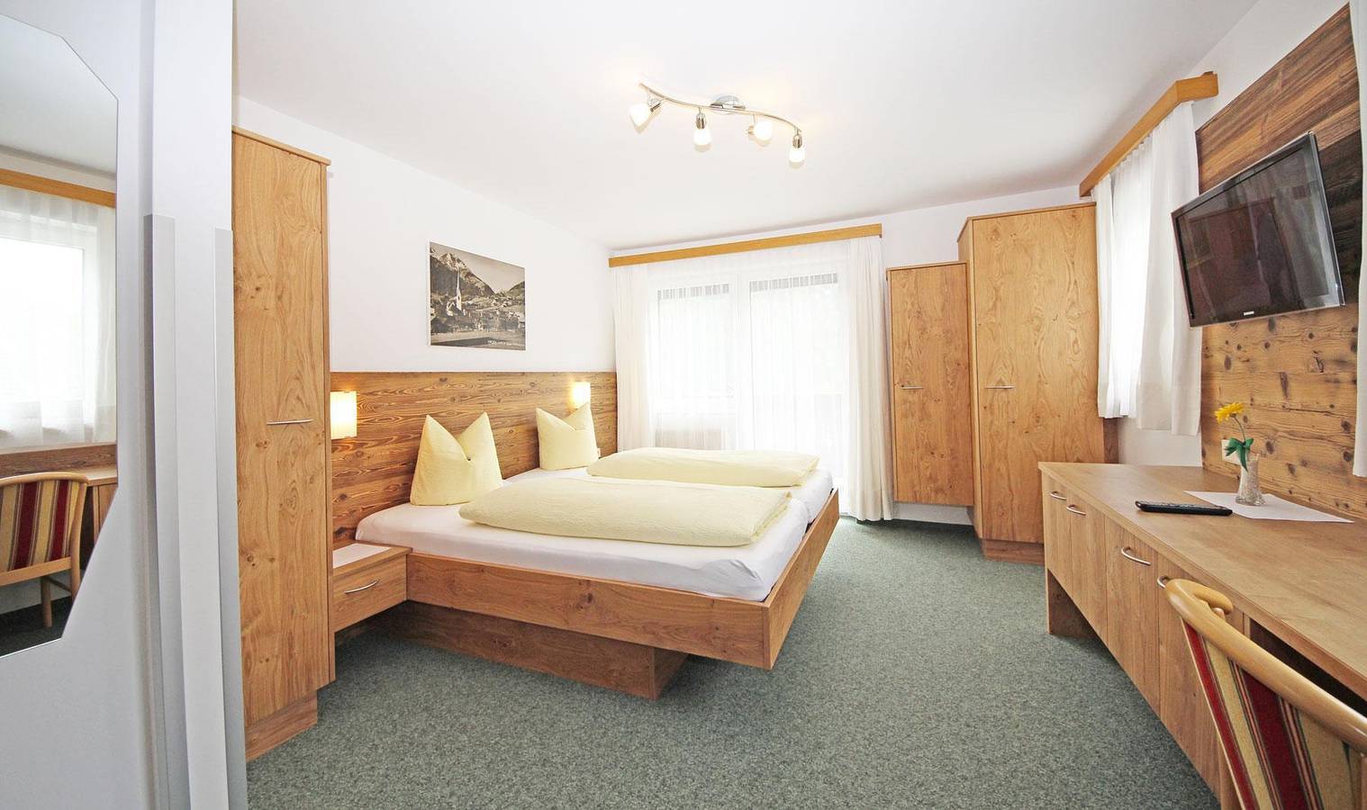 Doppelzimmer mit Dusche, Wc in Virgen, Bezirk Lienz