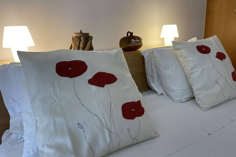 Geheel appartement, Apartment-Ensuite-Terrace-Furnas in Praia do Farol, Vila Nova de Milfontes