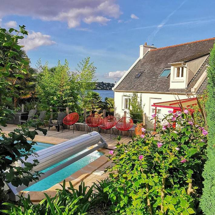 Maison de vacances pour 10 personnes, avec Balcon et Terrasse ainsi que Jardin et Piscine