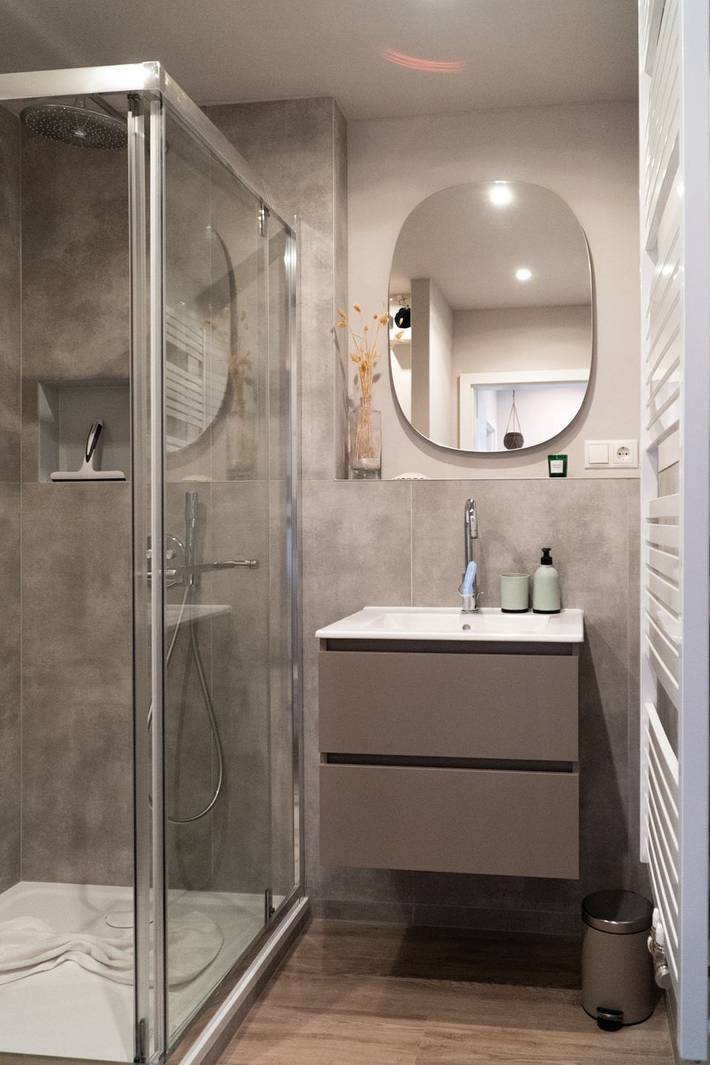 Ferienwohnung für 4 Personen, mit Sauna und Seeblick sowie Ausblick und Garten, mit Haustier in Rettin - 2