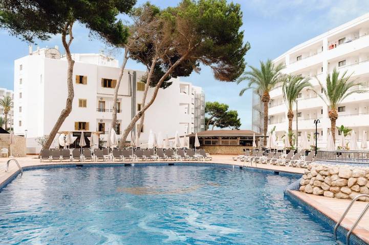 Apartamento para 3 personas, con piscina y terraza en Es Canar