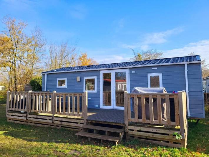 Chalet voor 4 personen, with Terras and Tuin as well as Uitzicht in Lauwersoog