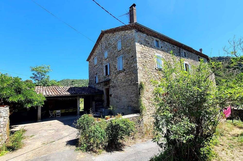La maison des Marges-Les Vans-Ardèche-Grotte Chauvet in Les Assions, Parc national des Cévennes