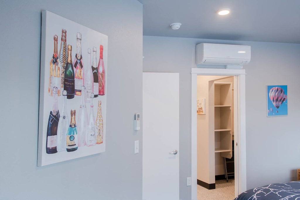 Ganze Wohnung, Downtown Salem Oregon Loft Apartment 227 w/ decks and parking in Salem (OR), Willamette Valley