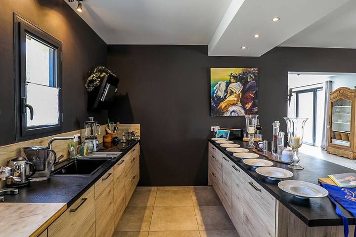 Location de vacances pour 6 personnes, avec jardin et terrasse à Paradou - 4