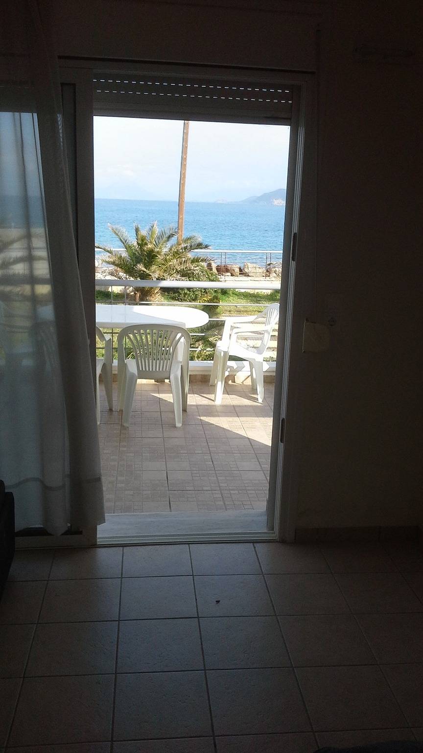 Charmantes Haus in Kiato mit Meerblick in Kiato, Korinthia