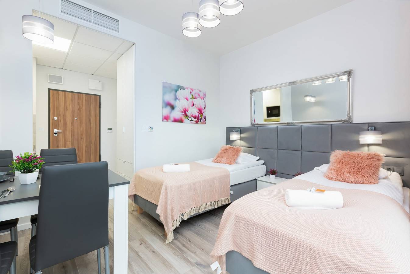 Apartamento vacacional entero, Modern Studio with Balcony | Parking | City View in Varsovia, Mazovia (región)