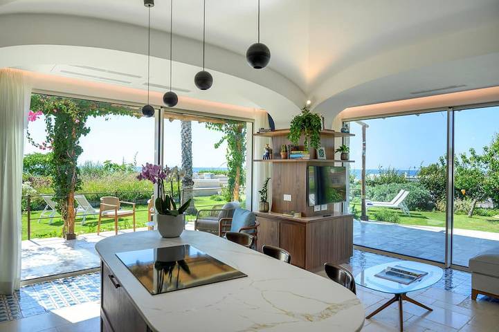 Casa vacanza per 9 persone, con giardino e idromassaggio in Chiaia