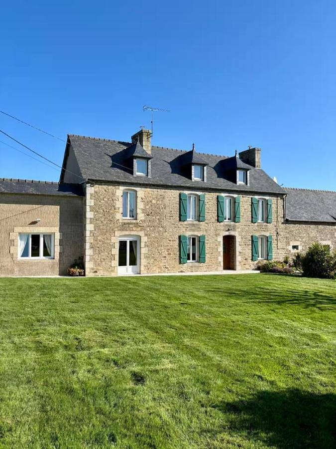 Location de vacances pour 7 personnes, avec jardin à Trédaniel