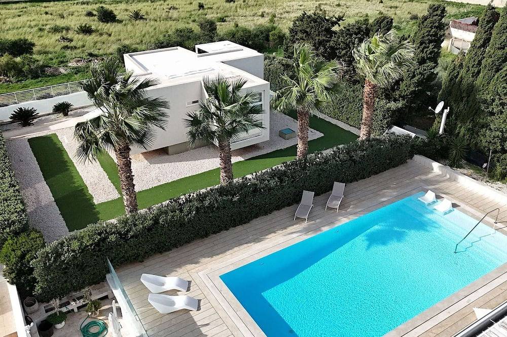 Villa en Erice con 2 habitaciones, capacidad 4 in Pizzolungo, Erice