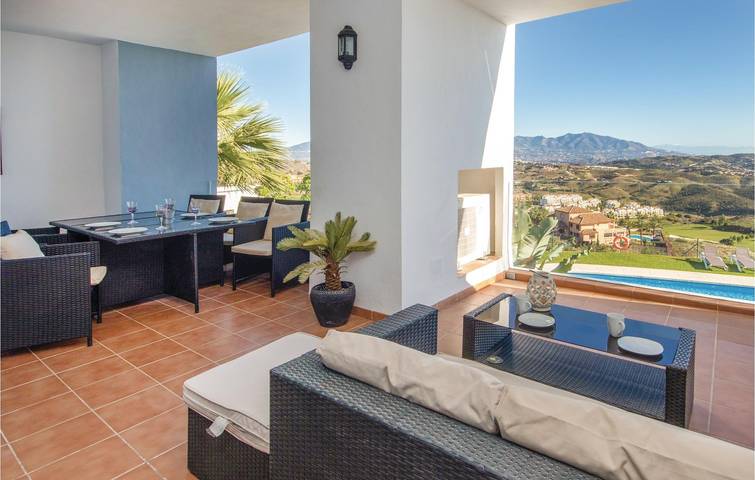 Entire holiday apartment, Beachside Bliss: Pool, Terrace, AC & Parking in Riviera del Sol, Mijas