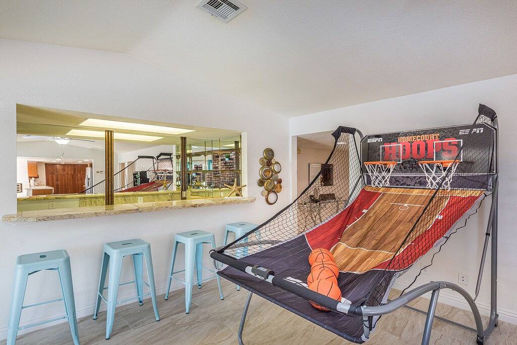 Traumvilla auf 20k sq 4 Schlafzimmer 5 Minuten vom Strip entfernt in Nevada