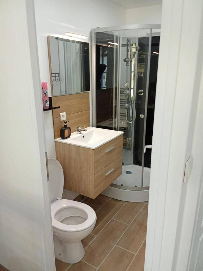 Gîte pour 2 personnes, avec terrasse ainsi que jardin et vue dans Lods - 4