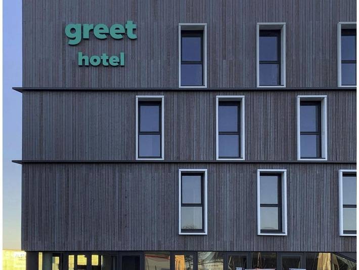 Hôtel pour 2 personnes, avec Terrasse et Jardin à Pacé
