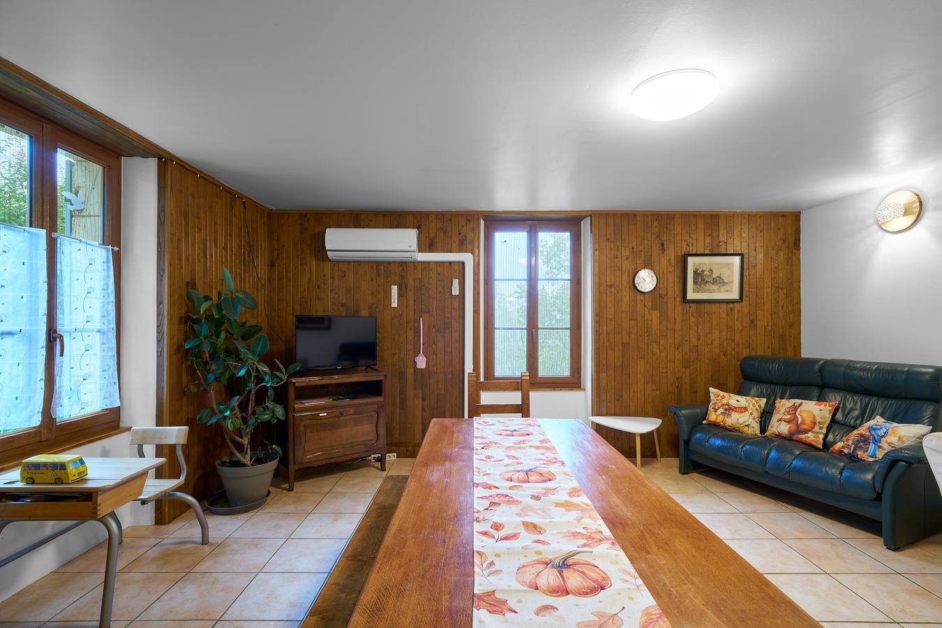 Domaine de Vic, House for 4 to 6 Guests in Saint-Chamassy, Périgord
