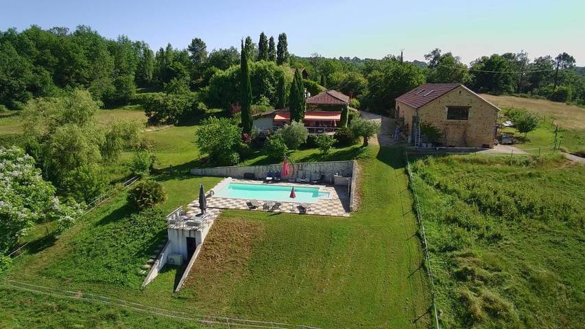 Appartement de vacances pour 6 personnes, avec jardin ainsi que piscine et vue