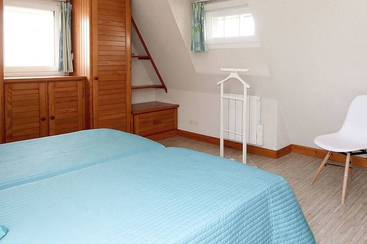 Location de vacances pour 3 personnes, avec jardin à Plounévez-Lochrist - 2