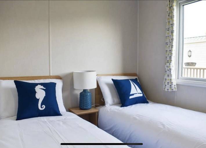 Holiday rental for 6 people, with garden and pool as well as balcony, child-friendly in Morecambe