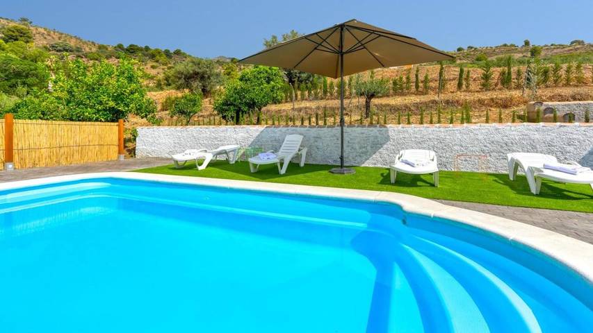 Casa rural para 6 personas, con piscina y jardín en Alozaina - 2