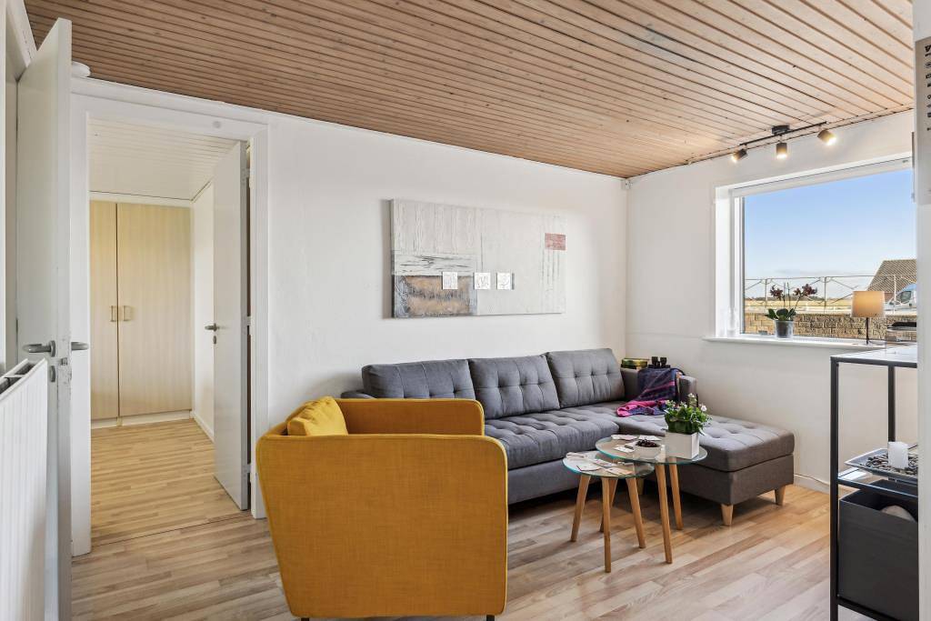 Cozy and well-equipped 60 m² holiday apartment for 2 people, located close to Søndervig. All utilities are included in the rental price. in Søndervig, Holmsland Klit