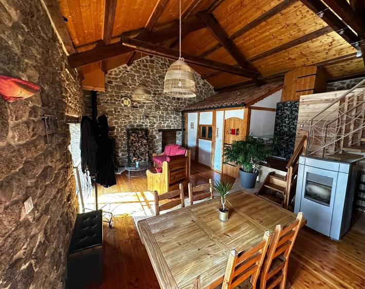 Gîte pour 5 personnes, avec terrasse à Tence - 2