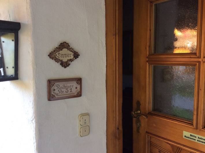 Ganze Ferienwohnung, Ferienhaus Lois & Lisl - Ferienhaus 1 - 6 Personen, 130 qm, 2 sep. Schlafzimmer, 2 Bäder, WLAN in Schleching, Bayerische Alpen