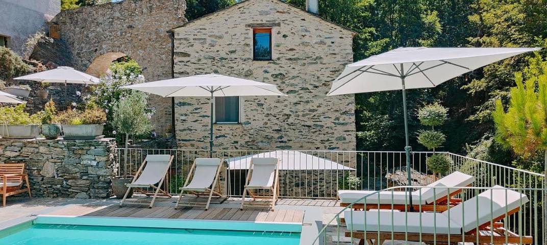 Location de vacances pour 5 personnes, avec vue ainsi que jardin et piscine à Ortiporio - 2