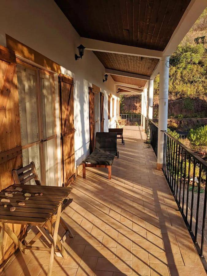 Triple Room with Shared Bathroom in Silves, District de Faro