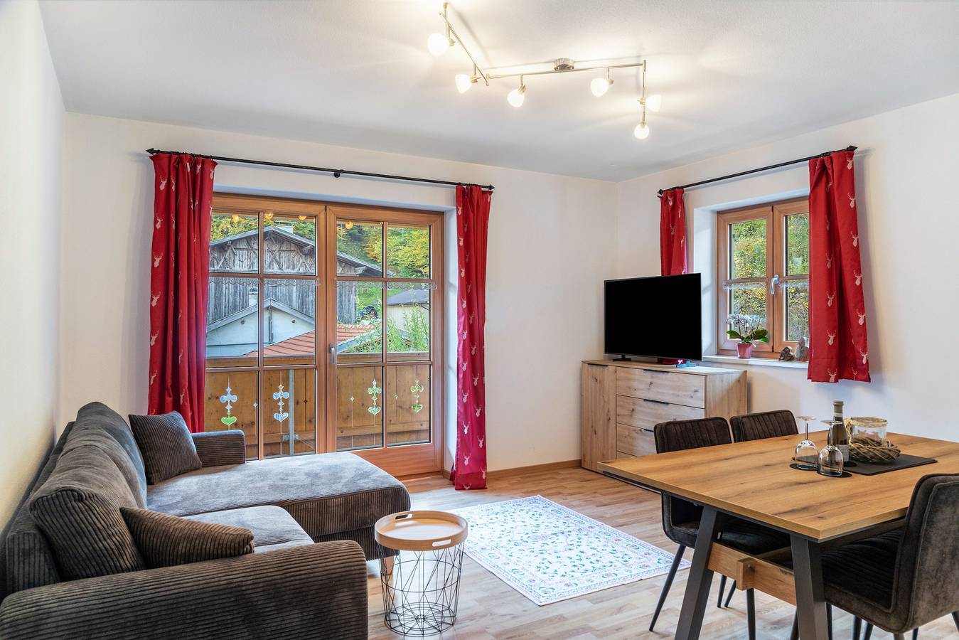 Ganze Wohnung, Apartment 'Maria Grasegger' mit Bergblick, Balkon und Wlan in Grainau, Eibsee