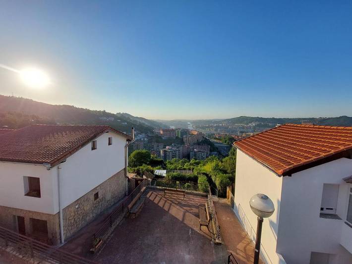 Escapadas de fin de semana para 4 personas, con vistas y terraza en Bilbao