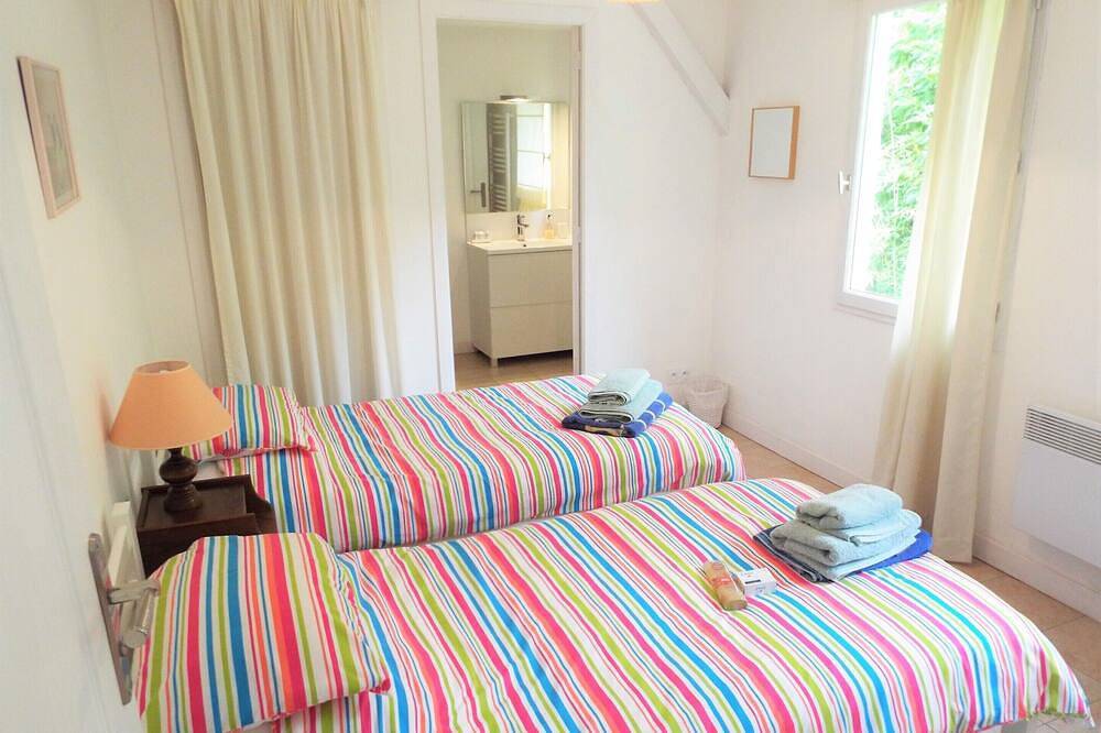 Orchard V : Gîte rural, 2 ch, 2 Sde, Wifi, Piscine in Asnières-sur-Vègre, Sarthe