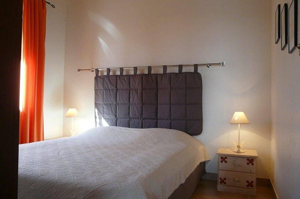 Gîte avec piscine chauffée, 3 chambres, 5 pers. terrasse couverte, Wifi gratis in Belvès, Périgord Noir