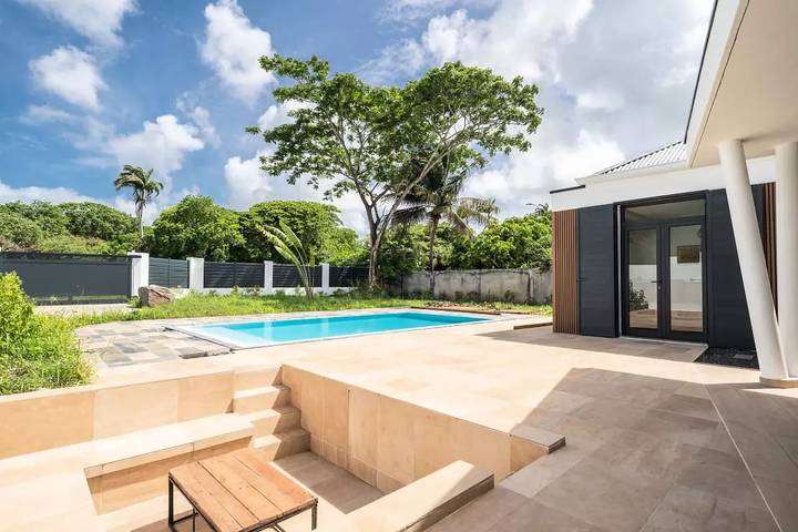 Location de vacances pour 8 personnes, avec jardin et piscine dans Port-Louis Guadeloupe - 3