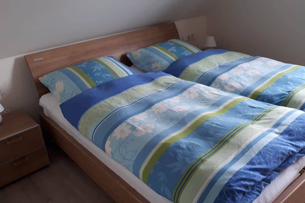 Ganze Wohnung, Sonnige Ferienwohnung mit Balkon und Teichausblick in Moormerland, Nordseeküste